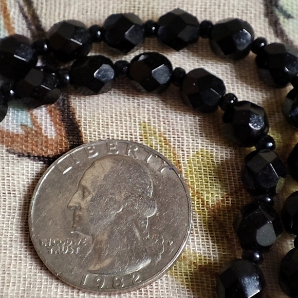 Vintage Antique Jet Black Glass Faceted Single Strand Beaded Mourning Necklace - Picture 8 of 10